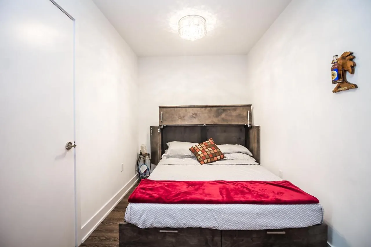 Apartment 1 Bedroom Plus Den Humber Bay Lakeshore Waterfront Toronto Condo Mimico Canada