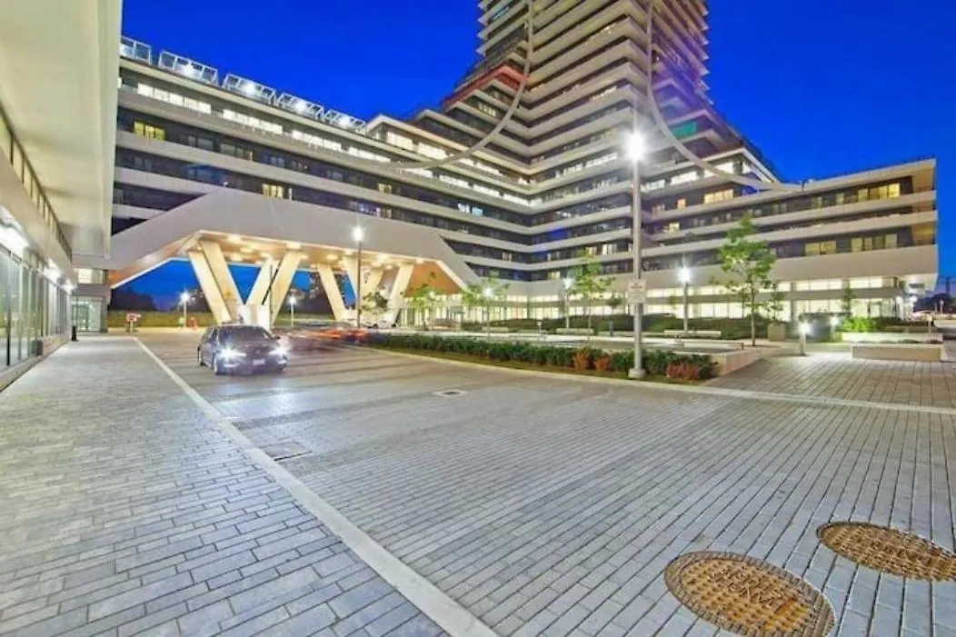 1 Bedroom Plus Den Humber Bay Lakeshore Waterfront Toronto Condo Mimico Apartment